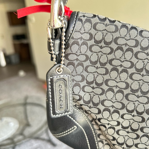 Coach Vintage Y2K Soho Shoulder Bag Signature Buckle Flap Black - Picture 3 of 8